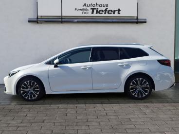 SPOTICAR Toyota Corolla 2.0 Hybrid Touring Sports Team Deutschland (ze1he) Gebraucht - Limousine  Weiß - Lauchringen - 1201189809_2