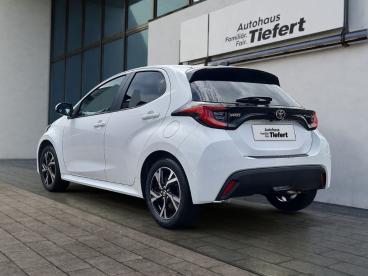 SPOTICAR Toyota Yaris Hybrid 116 1.5 Vvt-i Teamplayer (xpa1) Gebraucht - Kleinwagen  Weiß - Lauchringen - 1201171291_3
