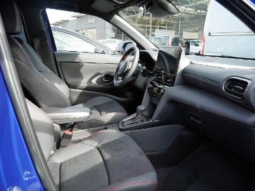 SPOTICAR Toyota Yaris Gr Sport 1.5 Hybrid Winter Cargo Premium Safety-pa Gebraucht - Kleinwagen Hybrid Blau - Rellingen - 1201305012_5