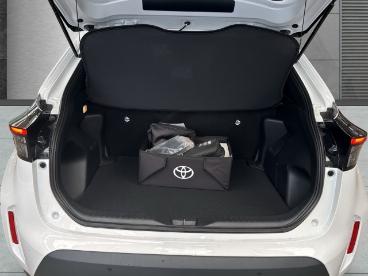 SPOTICAR Toyota Yaris Hybrid Teamplayer Safety + Winter-paket Navi Led A Gebraucht - Kleinwagen Hybrid Weiß - Rellingen - 1201318635_5