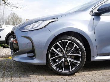 SPOTICAR Toyota Yaris Hybrid 1.5 Vvt-ie Teamplayer Mj 26 Digitales Cockp Gebraucht - Kleinwagen Hybrid Grau - Rellingen - 1201318664_4