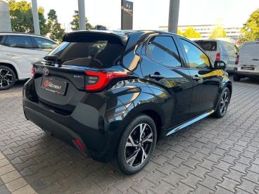 SPOTICAR Toyota Yaris 1.5 Teamplayer Kamera,led,matrix,shz,acc Gebraucht - Kleinwagen Hybrid Schwarz - Heidelberg - 1201324631_4