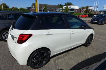SPOTICAR Toyota Yaris 1.5 Vvt-i (hybrid) Style Hybrid Navi/autom Gebraucht - Kleinwagen Hybrid Weiß - Wiesmoor - 1201344939_5