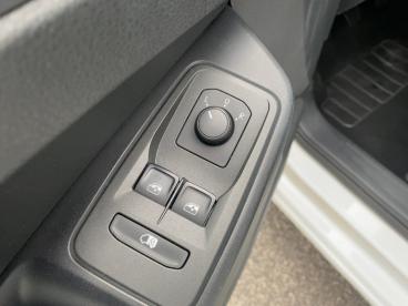 SPOTICAR Volkswagen Caddy Cargo Navi*ahk*pdc*apple*klima*dab*wlan*usb Basis Gebraucht - Nutzfahrzeug Diesel Weiß - Bamberg - 1201351225_5