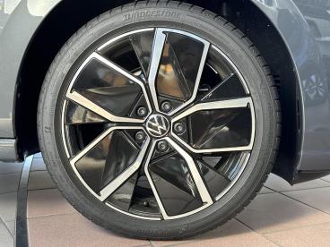 SPOTICAR Volkswagen Golf Viii 1.5 Etsi Dsg Edition 50 Dcc Pano Head-up Gebraucht - Kleinwagen Benzin Grau - Brilon - 1201057073_3