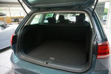 SPOTICAR Volkswagen Golf Vii Var. Iq.drive Navi, Led, Sitzheizung Gebraucht - Kleinwagen Benzin  - Dresden - 1201151279_4