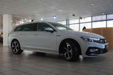 SPOTICAR Volkswagen Passat Passat Vari. 2.0d R-line 4m Navi/led/kamera/ahk Gebraucht - Limousine Benzin  - Schöningen - 1201186699_5