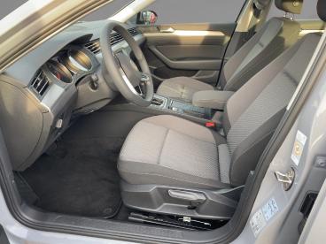 SPOTICAR Volkswagen Passat Ahk*dsg*navi*pdc*acc*led*winter Paket* Basis Gebraucht - Limousine Diesel  - Bamberg - 1201201636_5