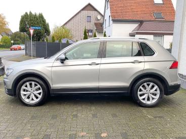 SPOTICAR Volkswagen Tiguan Higline Navi Winterpaket Automatik Gebraucht - Suv Diesel Silber - Detmold - 1201205646_2