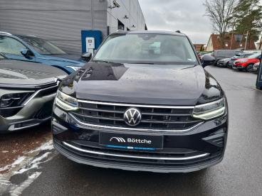 SPOTICAR Volkswagen Tiguan 1.5 Move Led/navi/shz/pdc/kamera/allwetter Gebraucht - Suv Benzin Schwarz - Potsdam - 1201209303_2