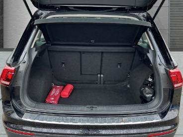 SPOTICAR Volkswagen Tiguan Iq.drive Anhangerkupplung Allwetterreifen Gebraucht - Suv Benzin Schwarz - Parchim - 1201241357_5