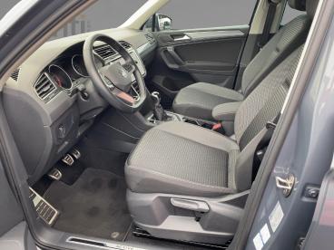 SPOTICAR Volkswagen Tiguan Active Acc*led*navi*kamera*allwetter*apple Gebraucht - Suv Benzin Grau - Bamberg - 1201276896_5