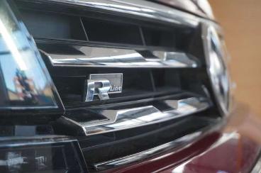 SPOTICAR Volkswagen Tiguan Allspace 2.0d 4m R-line 7-sitzer Navi/ahk Gebraucht - Suv Benzin  - Schöningen - 1201172158_5