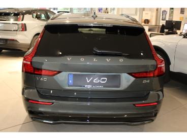 SPOTICAR Volvo V60 B4 Benzin Ultra Dark Ahk Pano 360 Kamera Sportfahr Gebraucht - Kombi Benzin Grün - Bietigheim-bissingen - 1201268574_5