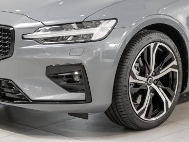 SPOTICAR Volvo V60 Plus Dark B4 Diesel E-sitze Acc Ruckfahrkam. Fernl Gebraucht - Kombi Diesel Grau - Viersen - 1201270350_5