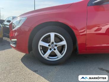 SPOTICAR Volvo V60 2.0 Kinetic Cam/pdc/navi/bluetooth/temp Gebraucht - Kombi Benzin Rot - Gütersloh - 1201271745_5