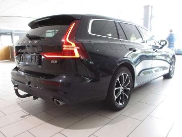 SPOTICAR Volvo V60 Momentum B3 Led/navi/shz/lhz/leder/ahk Gebraucht - Kombi Benzin Schwarz - Schöningen - 1201341763_4