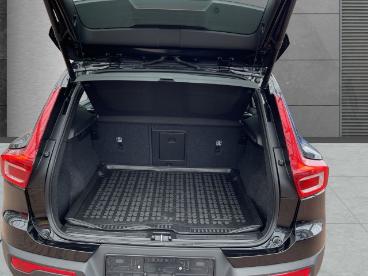 SPOTICAR Volvo Xc40 Xc 40 Momentum Ruckfahrkamera Navi Sitzheizung Keyless D Gebraucht - Suv Benzin Schwarz - Schwerin - 1201312467_5