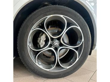 SPOTICAR Alfa Romeo Stelvio 2.2 Diesel 154kw (210cv)  Q4 Veloce Ocasion - Suv Diésel Blanco - Cuntis - 1202116700_2