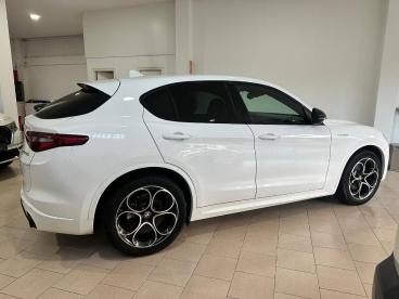 SPOTICAR Alfa Romeo Stelvio 2.2 Diesel 154kw (210cv)  Q4 Veloce Ocasion - Suv Diésel Blanco - Cuntis - 1202116700_3
