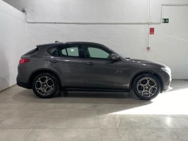 SPOTICAR Alfa Romeo Stelvio 2.2 Diesel 140kw (190cv)  Q4 Sprint Ocasion - Suv Diésel Gris - Granada - 1202121314_4