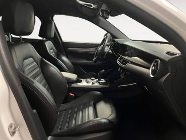 SPOTICAR Alfa Romeo Stelvio 2.2 Diesel 154kw (210cv)  Q4 Veloce Ocasion - Suv Diésel Blanco - La CoruÑa - 1202135801_5