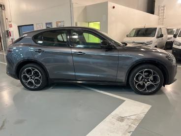 SPOTICAR Alfa Romeo Stelvio 2.2 Diesel 154kw (210cv)  Q4 Veloce Ocasion - Suv Diésel Gris - Sevilla - 1202138721_4