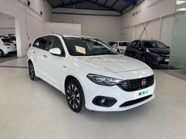 SPOTICAR Fiat Tipo 5p 1.3 Multijet 70kw (95cv) Mirror Ocasion - Berlina Diésel Blanco - Almería - 1202111732_3
