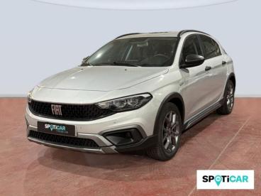 SPOTICAR Fiat Tipo 1.0 City Cross 74 Kw (101 Cv) Ocasion - Berlina Gasolina Metallic - Fornells De La Selva - 1202113188_1