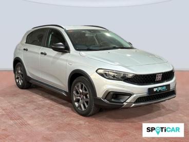 SPOTICAR Fiat Tipo 1.0 City Cross 74 Kw (101 Cv) Ocasion - Berlina Gasolina Metallic - Fornells De La Selva - 1202113188_3