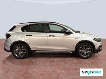 SPOTICAR Fiat Tipo 1.0 City Cross 74 Kw (101 Cv) Ocasion - Berlina Gasolina Metallic - Fornells De La Selva - 1202113188_4