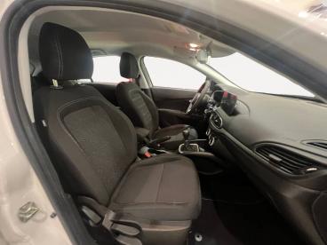 SPOTICAR Fiat Tipo 1.0 74kw (100cv) City Cross Ocasion - Berlina Gasolina Blanco - La CoruÑa - 1202136139_5