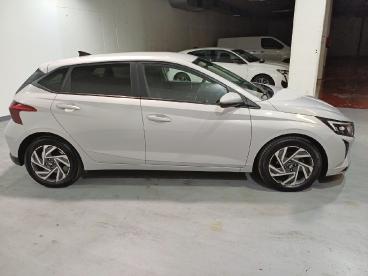 SPOTICAR Hyundai I20 1.2 Mpi Klass Ocasion - Urbano Gasolina Gris - Sant Boi De Llobregat - 1202133844_4