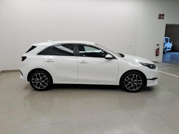 SPOTICAR Kia Ceed Cee-d 1.0 T-gdi 88kw (120cv) Tech Ocasion - Berlina Gasolina Blanco - Huelva - 1202108363_4