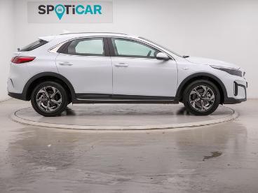 SPOTICAR Kia Xceed 1.0 T-gdi 88kw Drive 120 5p Ocasion - Suv Gasolina Blanco - Barcelona - 1202127729_4