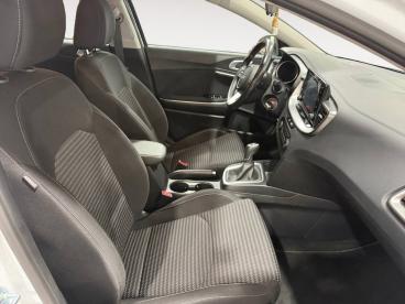 SPOTICAR Kia Xceed 1.0 T-gdi  88kw (120cv) Concept Ocasion - Suv Gasolina Blanco - San Cibrao Das Viñas - 1202135527_4