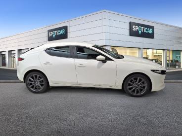 SPOTICAR Mazda 3 2.5l E-sky G Mhev 103kw Centre-line Ocasion - Berlina Gasolina Blanco - Madrid - 1202123642_4