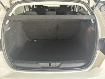 SPOTICAR Peugeot 308 5p  1.5 Bluehdi 96kw (130cv) Style Ocasion - Berlina Diésel Blanco - Burlada - 1202095893_5