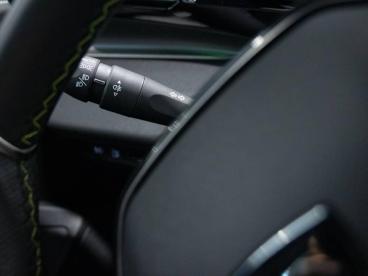 SPOTICAR Peugeot 308 5p  Puretech 130 S&s Eat8 Gt Ocasion - Berlina Gasolina Verde Olivine - Zaragoza - 1202125883_5