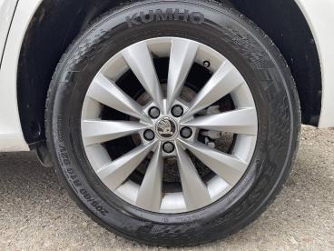 SPOTICAR Skoda Kamiq 1.0 Tsi 81kw (110cv) Emotion Ocasion - Suv Gasolina Blanco - Sevilla - 1202124506_5