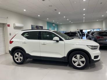 SPOTICAR Volvo Xc40 Xc 40 1.5 T2 Momentum Core Ocasion - Suv Gasolina Blanco - Almería - 1202115600_4