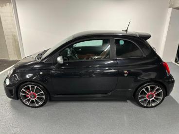 SPOTICAR Abarth 595 500 1.4 Turbo T-jet 165ch 595 Turismo My17 Bva Occasion - Citadine Essence Métallisé Noir Scorpione - Montlhery - 1203915229_2