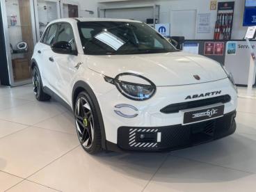 SPOTICAR Abarth 600e 600 E 240ch 54kwh Turismo Occasion - Suv-4x4 Electrique Blanc - Nimes Cedex 9 - 1203471949_1