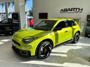 SPOTICAR Abarth 600e 600 E 280ch 54kwh Pack Scorpionissima Occasion - Suv-4x4 Electrique Vert Acide - Chambourcy - 1203661989_1