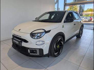 SPOTICAR Abarth 600e 600 E 240ch 54kwh Turismo Occasion - Suv-4x4 Electrique Blanc - Aubiere - 1203709231_1