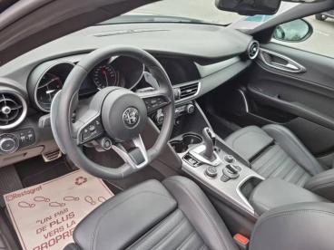 ALFA ROMEO CERTIFIED Alfa Romeo Giulia 2.2 Jtd 190ch Sprint At8 My22 occasion certifiée - Berline Diesel Noir Vulcano Métallisée - Saint-georges-des-coteaux - 3500613_5