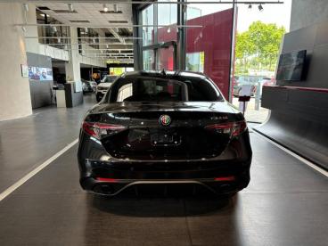 ALFA ROMEO CERTIFIED Alfa Romeo Giulia 2.2 Diesel 160ch Veloce At8 occasion certifiée - Berline Diesel Rouge - Nimes Cedex 9 - 3550732_5