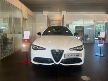 ALFA ROMEO CERTIFIED Alfa Romeo Giulia 2.2 Diesel 160ch Veloce At8 occasion certifiée - Berline Diesel Blanc Monterosa Pastel - Salon De Provence Cedex - 3603092_2