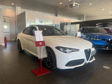 ALFA ROMEO CERTIFIED Alfa Romeo Giulia 2.2 Diesel 160ch Veloce At8 occasion certifiée - Berline Diesel Blanc Monterosa Pastel - Salon De Provence Cedex - 3603092_3