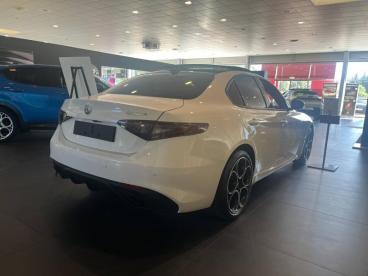 ALFA ROMEO CERTIFIED Alfa Romeo Giulia 2.2 Diesel 160ch Veloce At8 occasion certifiée - Berline Diesel Blanc Monterosa Pastel - Salon De Provence Cedex - 3603092_4